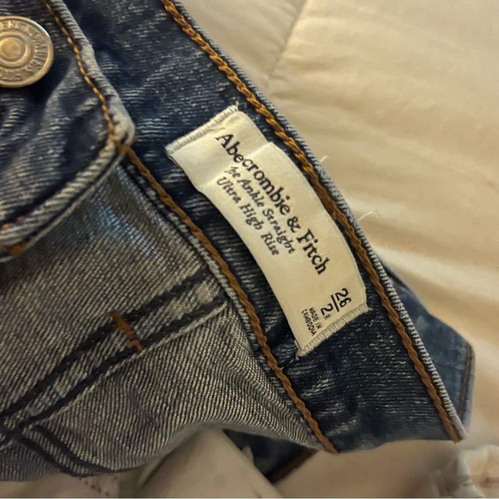 The ankle straight ultra high rise Abercrombie jeans